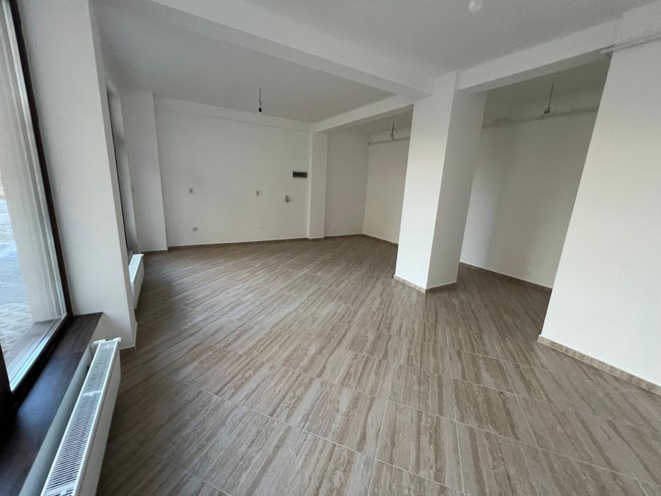 Vand spatiu comercial