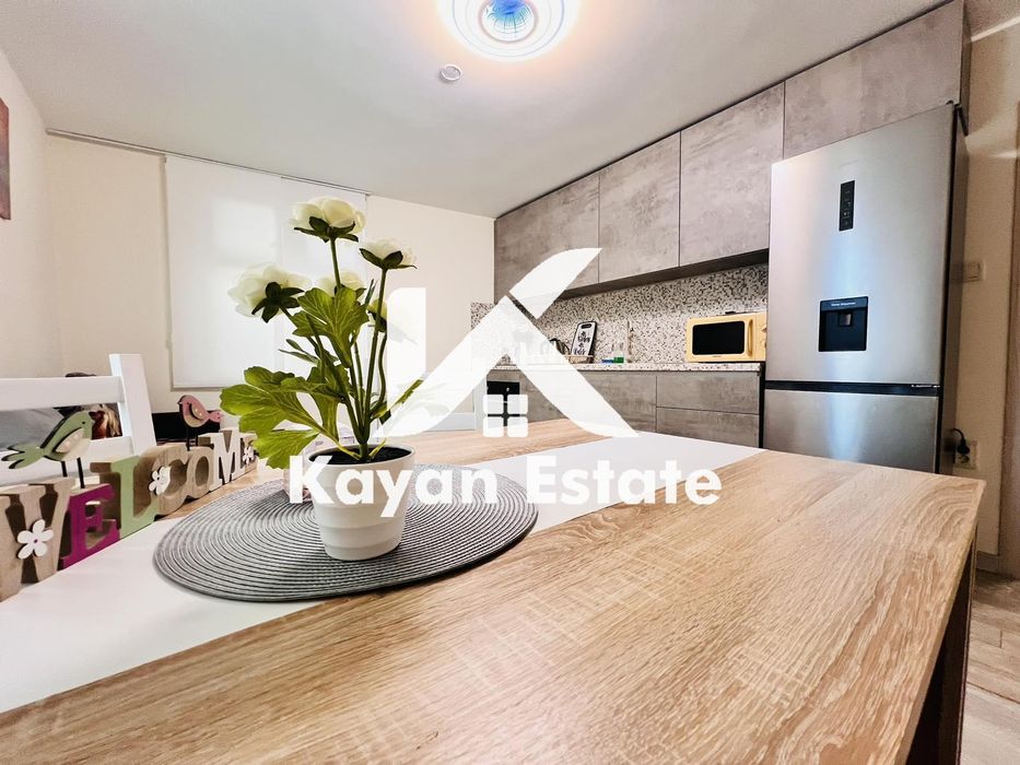 Дава се под наем Двустаен апартамент в Бургас, Център - 45 кв.м за 382.5 € - Снимка #2