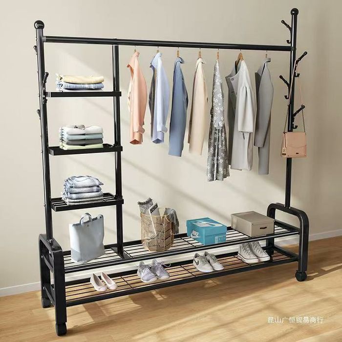 Гардеробная вешалка с полками