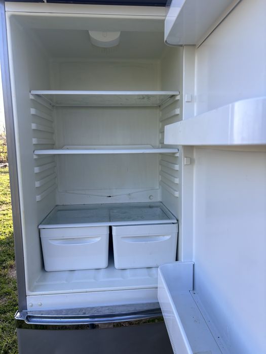 Хладилник с фризер