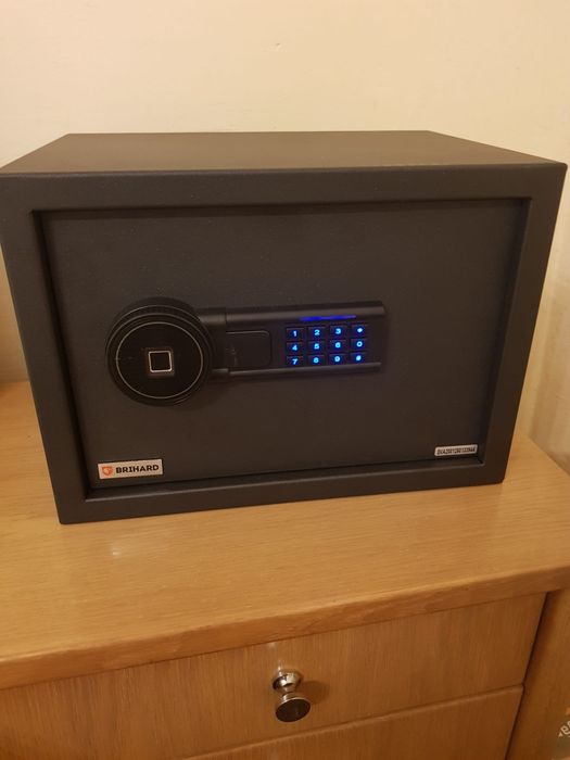 Seif Brihard biometric 25x25x35 nou