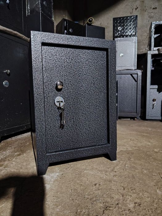 Seyf pesochni metal shikaflar