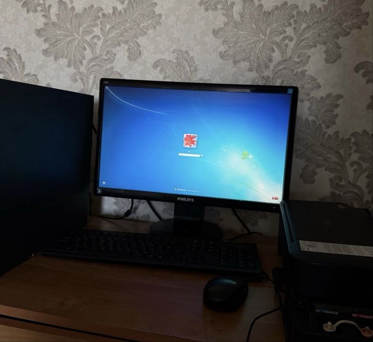 Комьютер PHILIPS и принтер EPSON