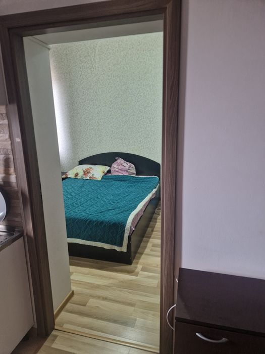 Inchiriez garsoniera Bariera Valcii 1250lei /luna sau 150lei/noapte