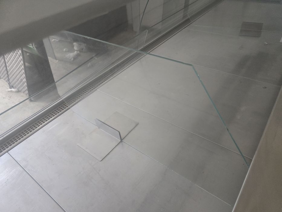 Vitrina frigorifica mezeluri