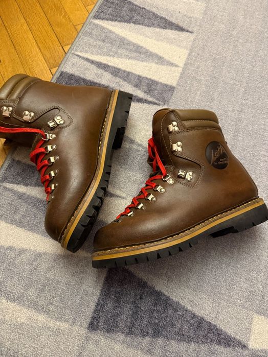 LOWA Tibet – оригинални кожени планински обувки, Vibram, EU 44