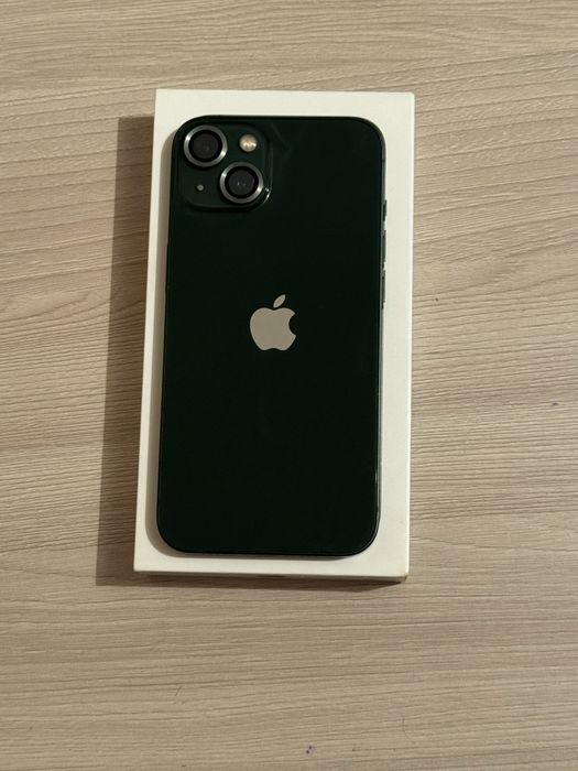 Продам iPhone 13