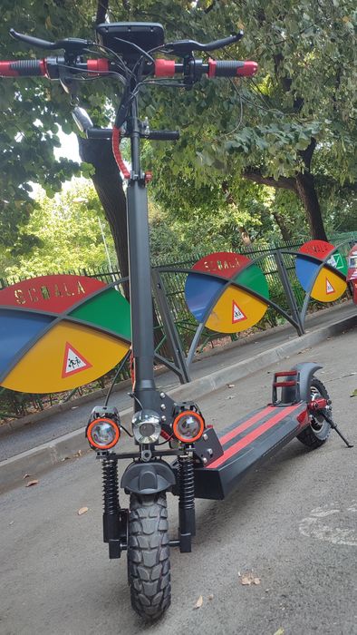 Trotineta electrica 2025 ca  noua