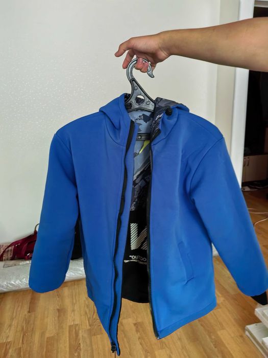 Продам куртку на подростка
