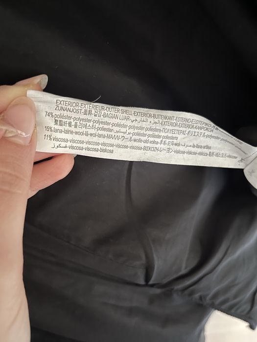 Черно палто BERSHKA -19 евро