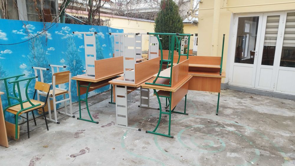 Парта ва стуллар сотилади