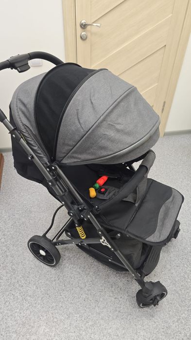 Коляска для малышей