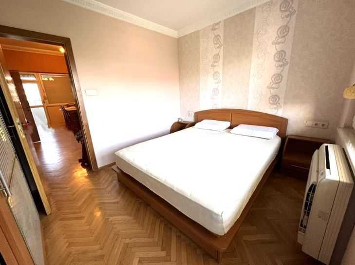 Дава се под наем Четиристаен апартамент в Пловдив, Център - 130 кв.м за 700 € - Снимка #2