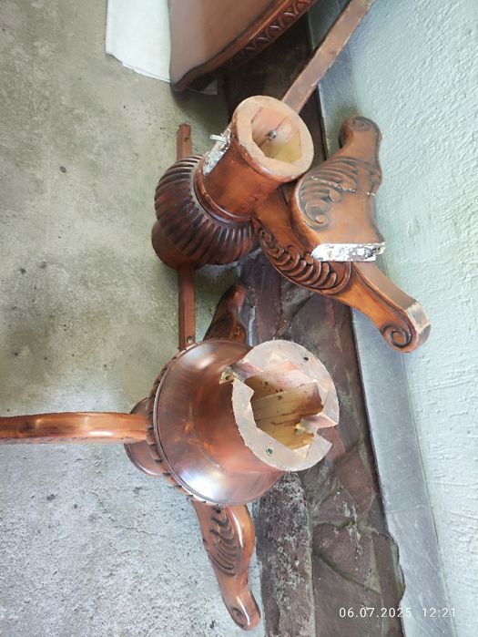 Гостиный стол дерево