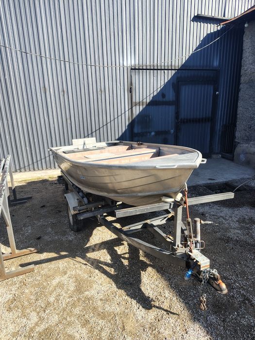 Продам лодку алюминевую