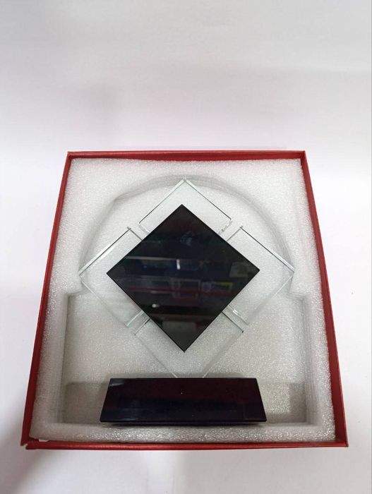 Статуэтка стеклянная