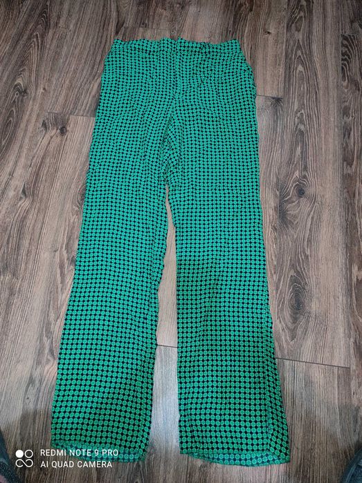 продам женский костюм брючный и брюки