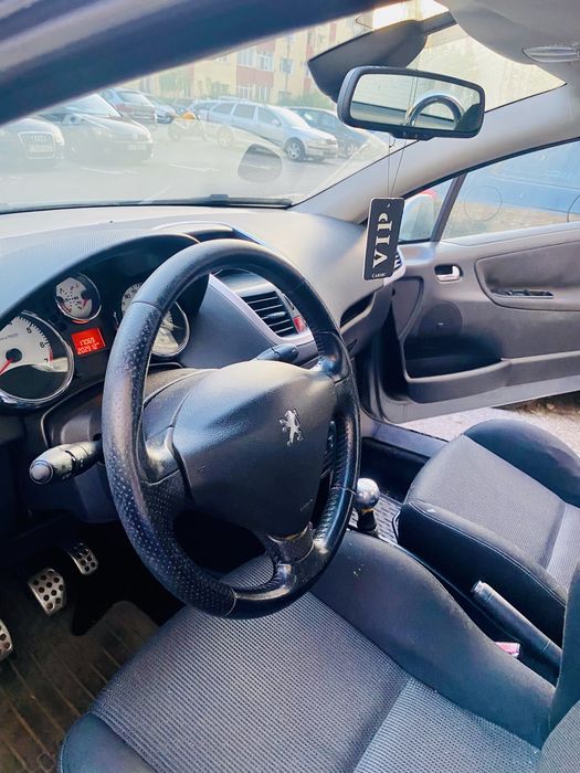 Vand Peugoet 207 cc