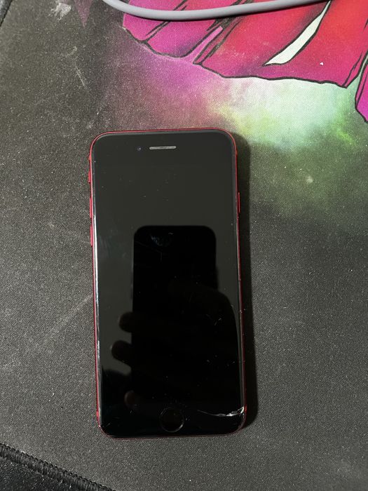 Iphone se 2022 red