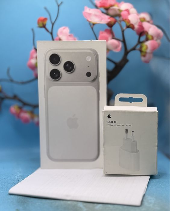 НОВ!!! Apple iPhone 17 Pro, 256GB, 5G, Silver + подарък оригинален адаптер Apple