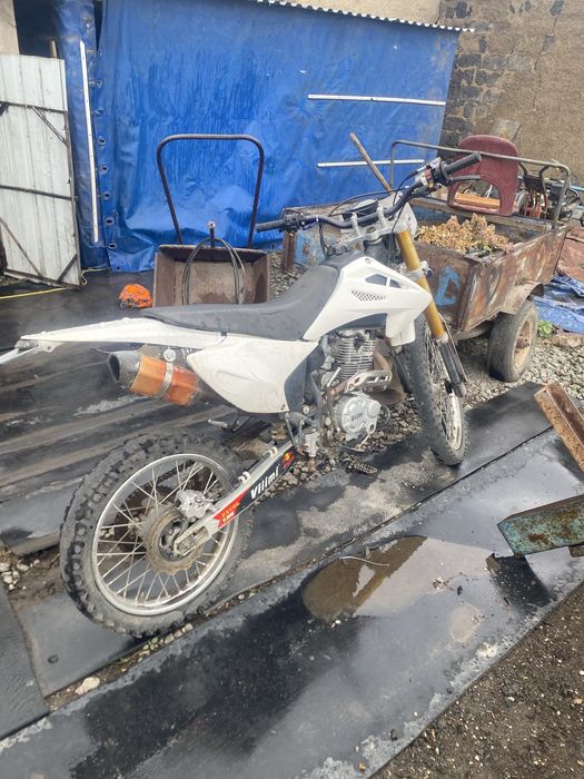 Продам эндуро 250 кубов