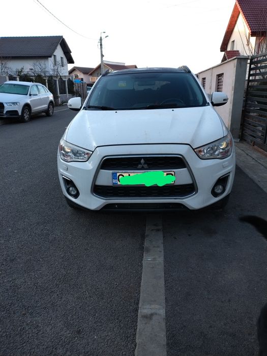 Vând Mitsubishi Asx
