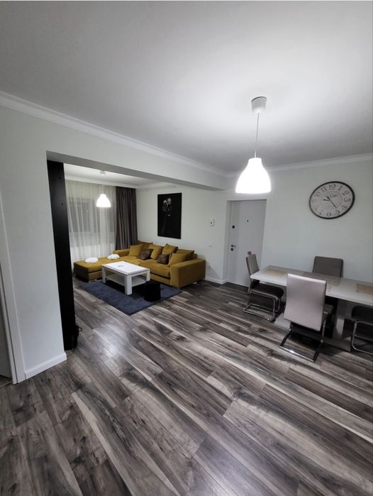 Închiriez apartament 3 camere