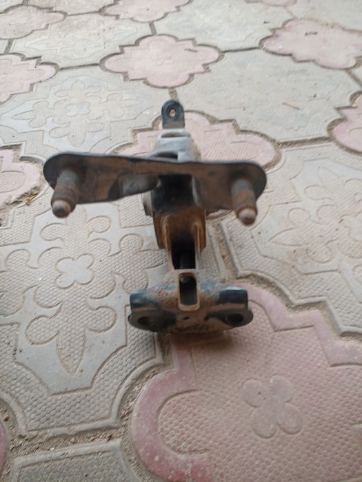 Подушка двигателя Тойота Королла