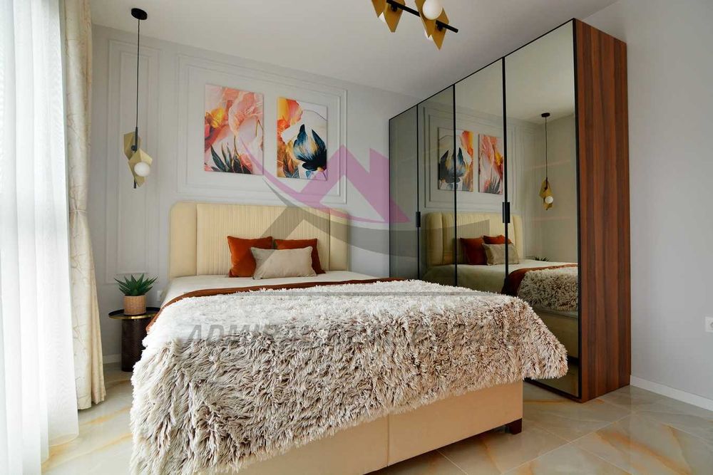 Дава се под наем Тристаен апартамент в Варна, Бриз - 110 кв.м за 1300 € - Снимка #2