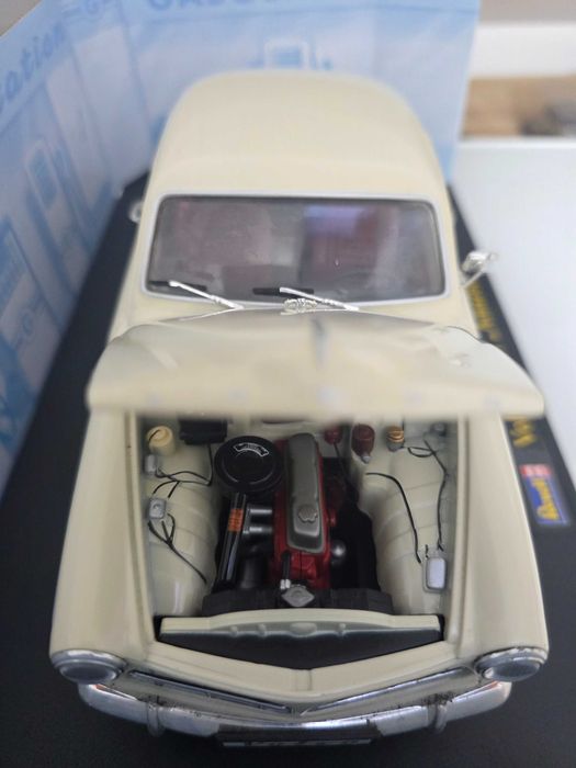 Macheta Auto 1/18 Revell Volvo P121 Amazon