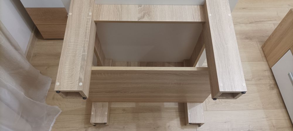 Холна маса нова.