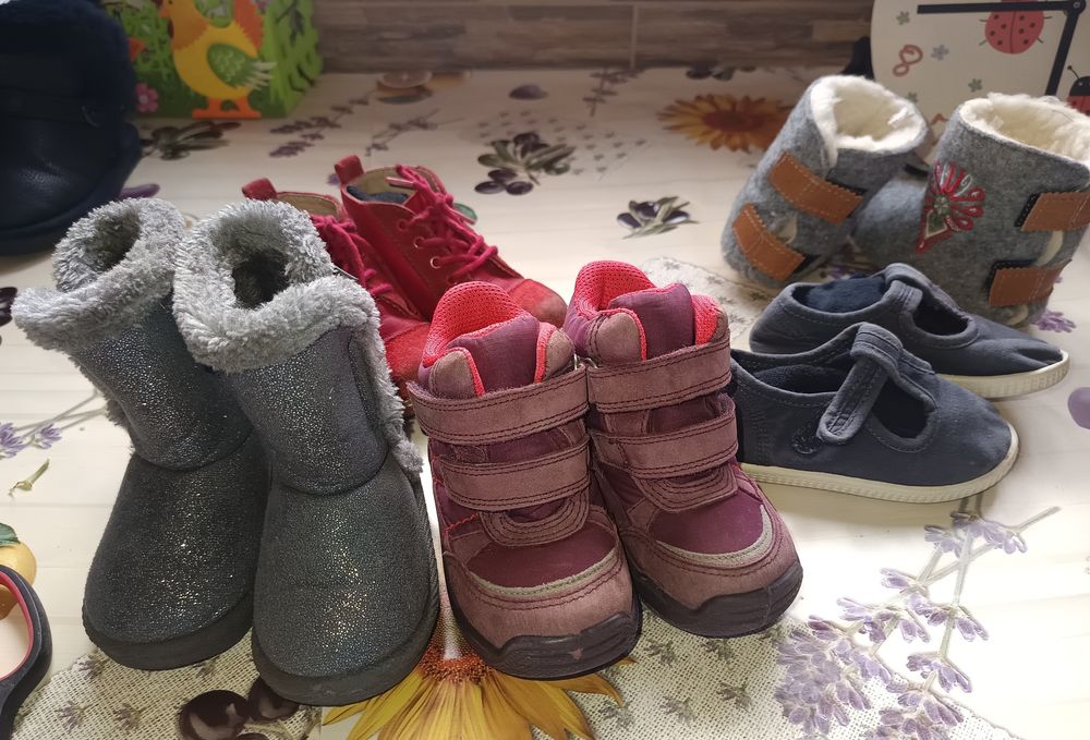 Lot pantofi marimea 22