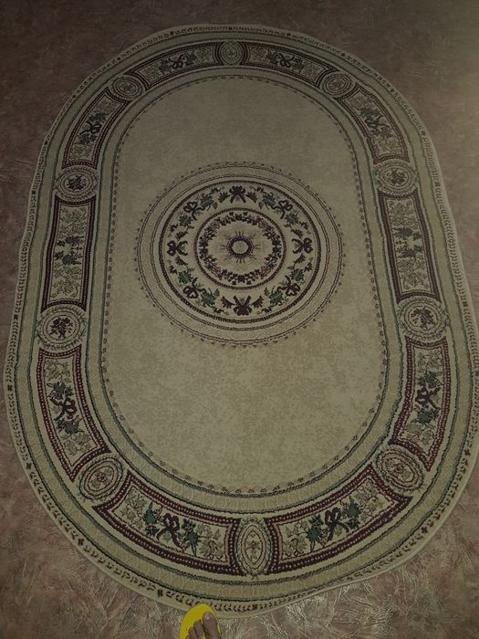 Продам ковры овальные