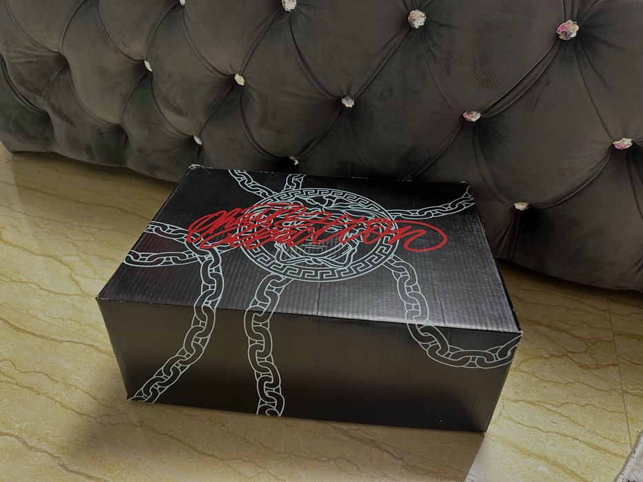 Versace chain reaction 45