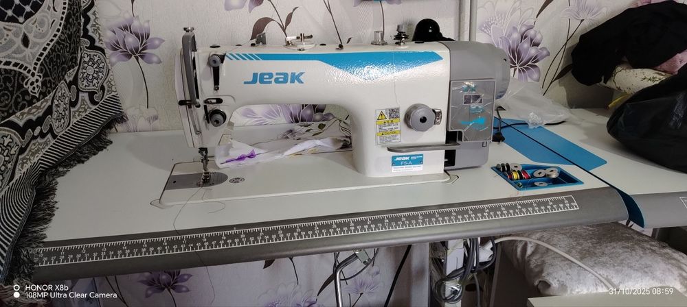 Averlok va tikuv moshinkasi holati yangi.bittada 2lasini ham sotaman..