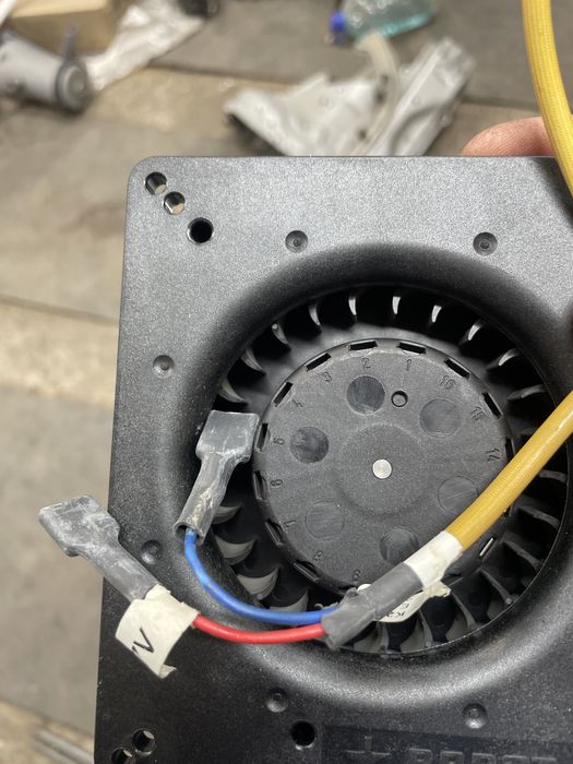 Центробежный вентилятор ebmpapst rig 90-18/14n