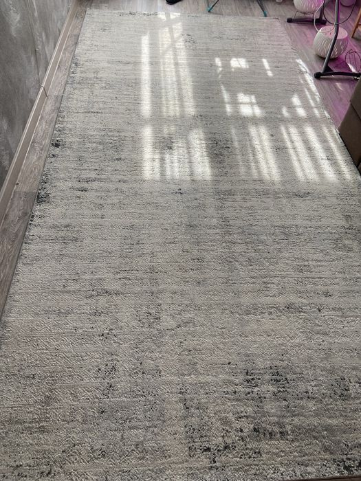 Продам палас 2•4 (б/у) в отличном состоянии