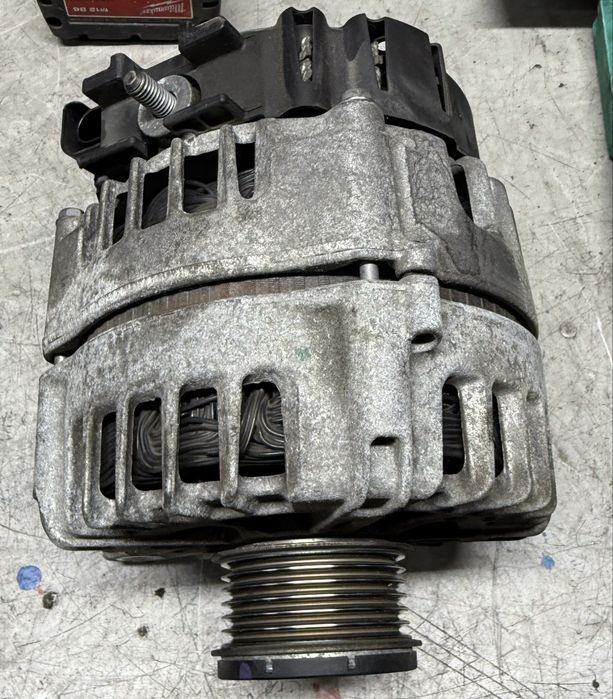 Alternator bmw x5 x6 f12 f13 f06 f10 f11 f15 f16 f01 n57 220a