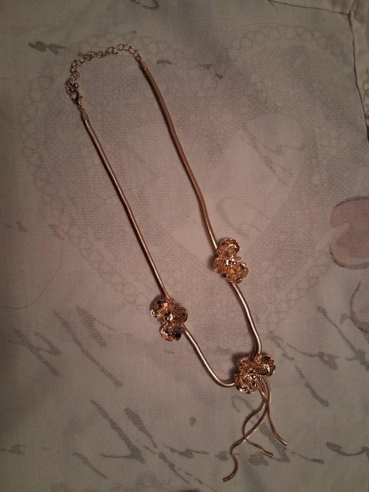 Колие златист тон