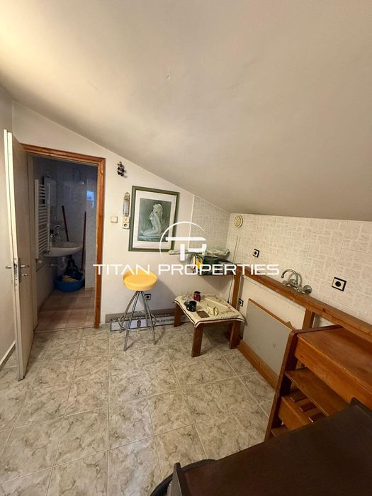 Дава се под наем Едностаен апартамент в Бургас, Лазур - 35 кв.м за 228.99 € - Снимка #3