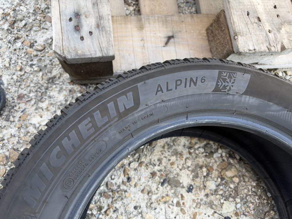 4бр. ОТЛИЧНИ Зимни Гуми С Борд 205/55R/16 -MICHELIN- DOT:4121- 7.0мм.+6.8мм.