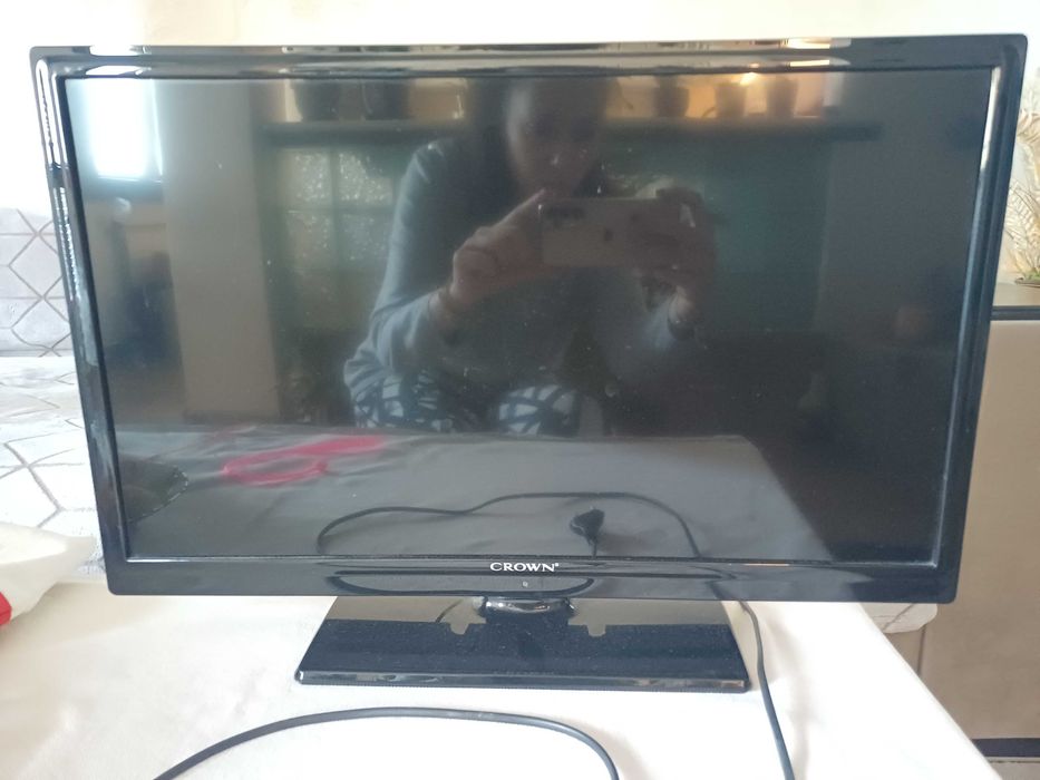 Телевизов Crown Led 24912