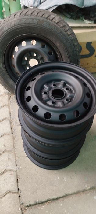 Продам диски. Один дис с резиной