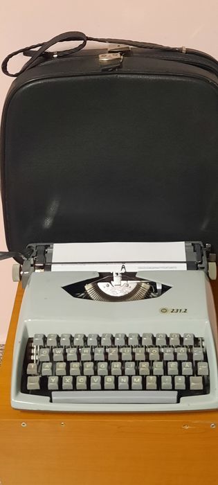Mașină de scris Consul 231.2