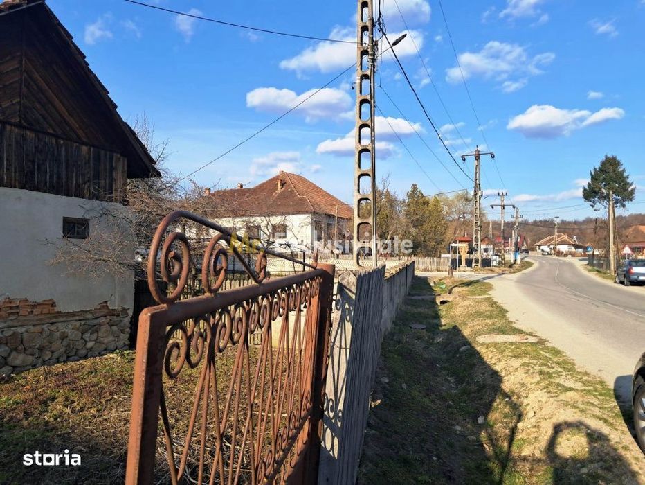 Casă și teren de vânzare Polovragi - Racovița