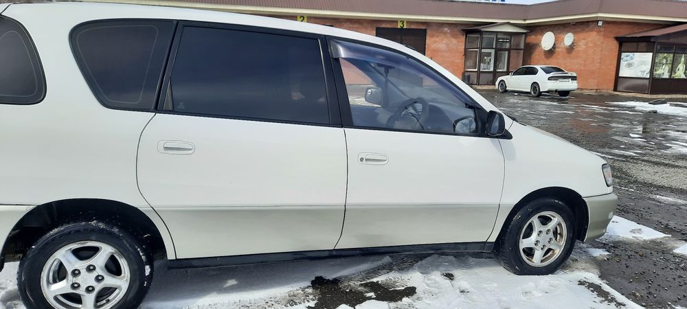 Продам автомобиль Toyota Ipsum  1996 г.в.