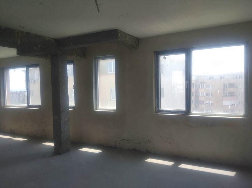 Продава се Тристаен апартамент в Бургас, Център - 124 кв.м за 1026 €/кв.м - Снимка #3