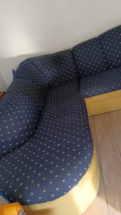 Диван с две ракли, фотьойл и табуретка