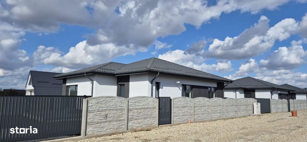 CLINCENI , Casa parter 4 camere , 350mp curte, la cheie