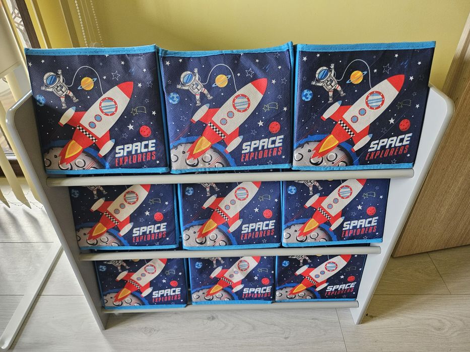 Сет маса с два стола и етажерка